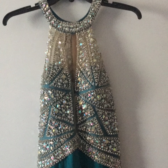 Prom dress - Picture 2 of 3